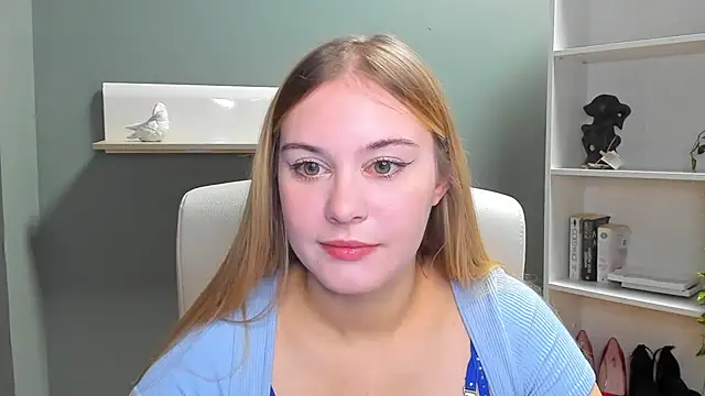 Snapshot of kitty_valeria chatting on January 6, 7:42 am kitty valeria online show from January 6, 7:42 am