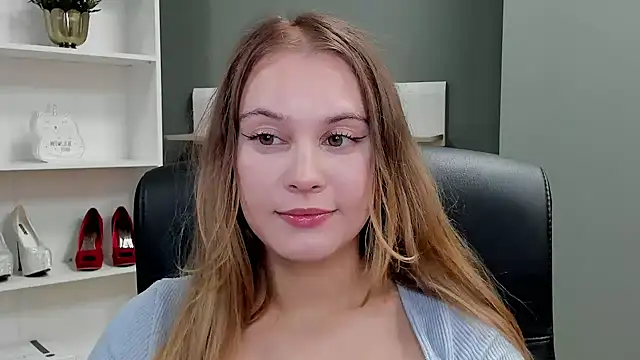 Snapshot of kitty_valeria chatting on October 14, 8:42 pm kitty valeria online show from October 14, 8:42 pm