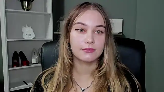 Snapshot of kitty_valeria chatting on November 10, 9:58 pm kitty valeria online show from November 10, 9:58 pm