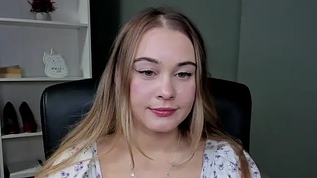 Snapshot of kitty_valeria chatting on January 15, 9:51 pm kitty valeria online show from January 15, 9:51 pm