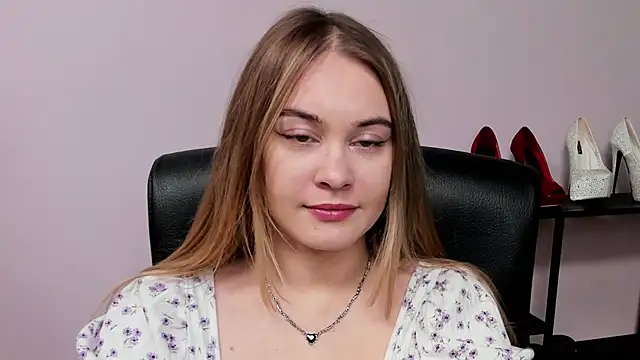 Snapshot of kitty_valeria chatting on February 1, 2:48 pm kitty valeria online show from February 1, 2:48 pm