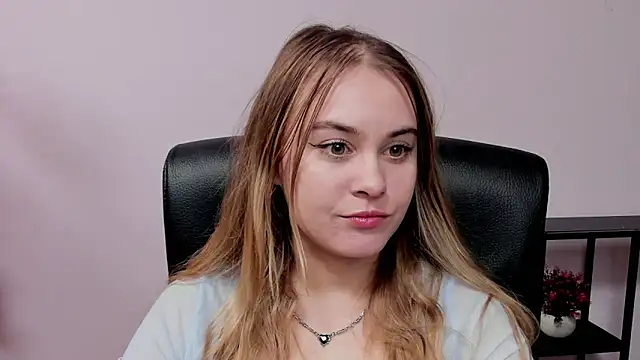 Snapshot of kitty_valeria chatting on February 2, 5:22 pm kitty valeria online show from February 2, 5:22 pm