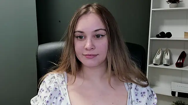 Snapshot of kitty_valeria chatting on March 8, 2:43 pm kitty valeria online show from March 8, 2:43 pm