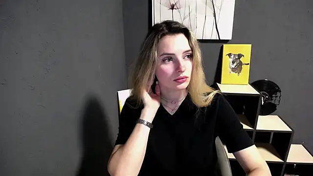 lady olivia  online show from May 4, 12:45 pm