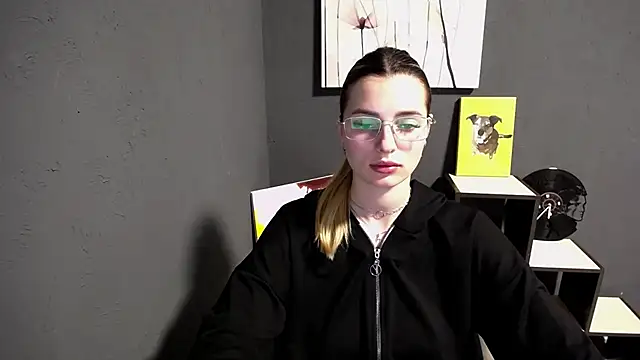 Snapshot of lady_olivia_ chatting on May 15, 12:34 pm lady olivia online show from May 15, 12:34 pm
