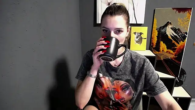 Snapshot of lady_olivia_ chatting on June 8, 2:17 pm lady olivia online show from June 8, 2:17 pm