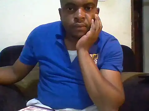 Snapshot of lui_cuuty chatting on September 20, 2:18 pm lui cuuty online show from September 20, 2:18 pm