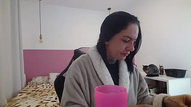 YasmimBrasil online show from July 7, 6:05 am