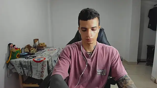 Snapshot of Balo_lovers chatting on January 10, 5:02 pm Balo lovers online show from January 10, 5:02 pm