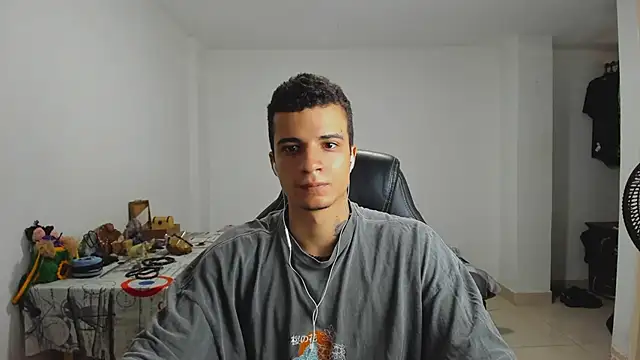 Snapshot of Balo_lovers chatting on January 15, 5:47 pm Balo lovers online show from January 15, 5:47 pm