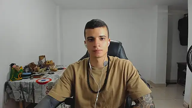 Snapshot of Balo_lovers chatting on January 23, 6:24 pm Balo lovers online show from January 23, 6:24 pm