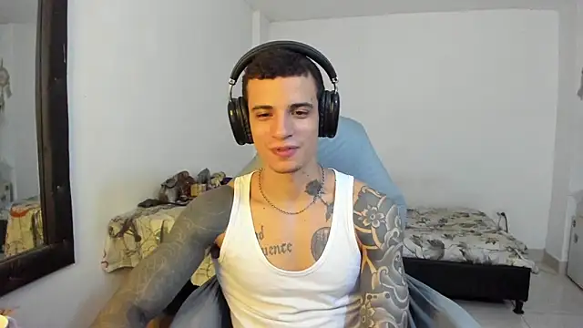 Snapshot of Balo_lovers chatting on October 29, 2:52 pm Balo lovers online show from October 29, 2:52 pm