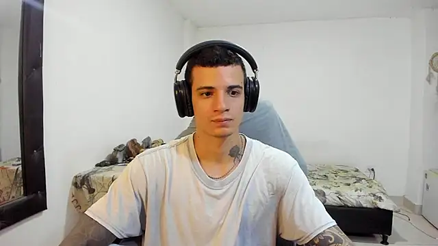 Snapshot of Balo_lovers chatting on November 4, 3:55 pm Balo lovers online show from November 4, 3:55 pm