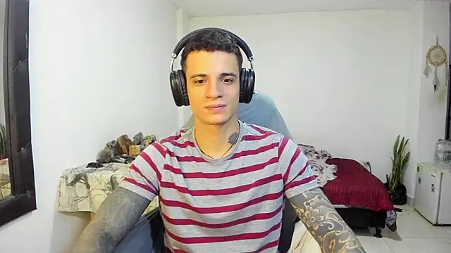 Snapshot of Balo_lovers chatting on December 3, 4:49 pm Balo lovers online show from December 3, 4:49 pm