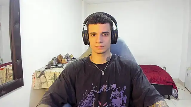 Snapshot of Balo_lovers chatting on December 18, 8:15 pm Balo lovers online show from December 18, 8:15 pm