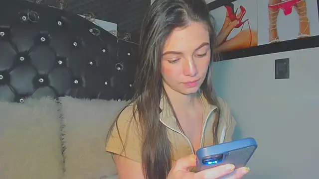 diana queen  online show from February 5, 4:06 am