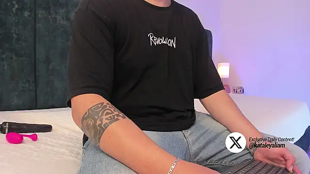 Snapshot of kataleyandliam chatting on March 4, 7:32 pm kataleyandliam online show from March 4, 7:32 pm