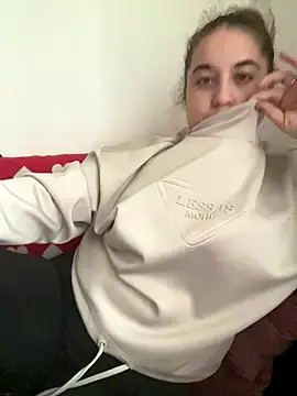 yzabell18 online show from November 29, 12:41 pm