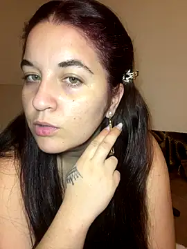 yzabell18 online show from December 22, 10:18 pm