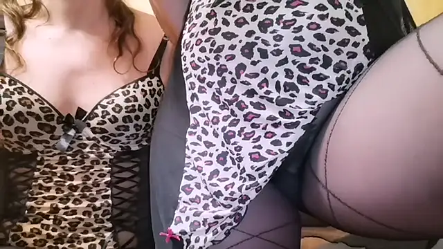 Snapshot of LadyAndTransy chatting on October 21, 10:10 pm LadyAndTransy online show from October 21, 10:10 pm