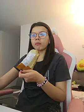 Snapshot of azumiichan chatting on July 12, 1:29 am azumiichan online show from July 12, 1:29 am