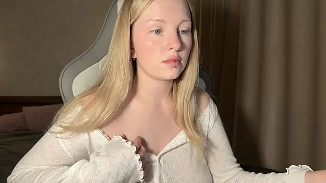 Snapshot of x_ivy_x chatting on October 30, 5:46 pm x ivy x online show from October 30, 5:46 pm