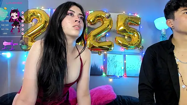 Snapshot of noah_and_rose chatting on January 1, 2:30 am noah and rose online show from January 1, 2:30 am