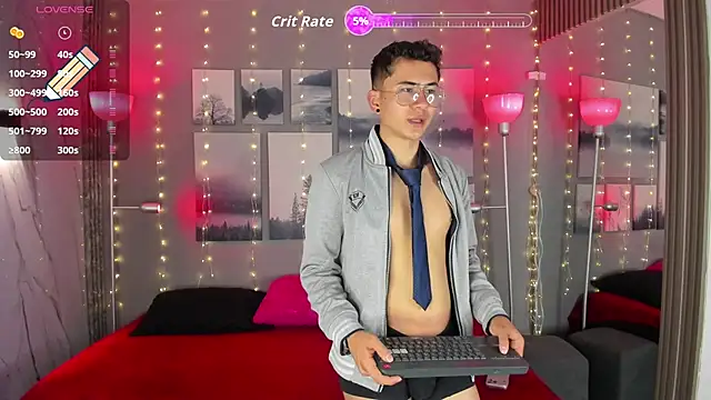 Snapshot of noah_and_rose chatting on December 14, 7:40 pm noah and rose online show from December 14, 7:40 pm