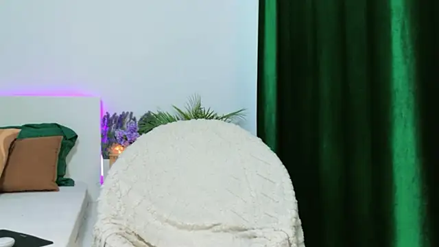 Snapshot of zoey_marie chatting on June 13, 2:26 pm zoey marie online show from June 13, 2:26 pm