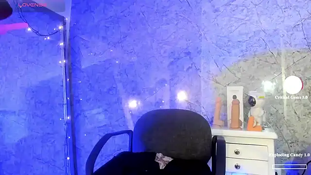 Snapshot of KataAswad chatting on December 4, 11:08 am KataAswad online show from December 4, 11:08 am