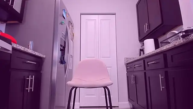 Snapshot of AngieDaniels1 chatting on November 12, 2:39 pm AngieDaniels1 online show from November 12, 2:39 pm