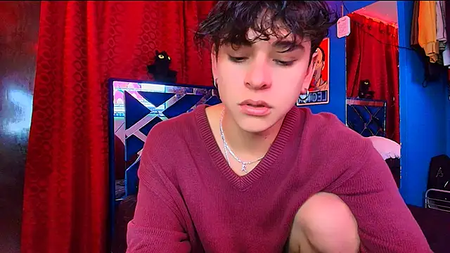 Snapshot of Luke_Howland chatting on June 9, 10:21 pm Luke Howland online show from June 9, 10:21 pm