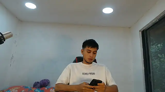 Snapshot of danielitopapuu chatting on September 22, 10:23 pm danielitopapuu online show from September 22, 10:23 pm