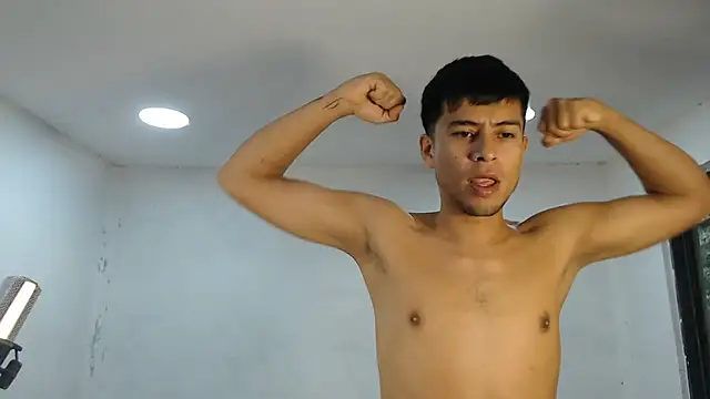 Snapshot of danielitopapuu chatting on September 30, 12:21 pm danielitopapuu online show from September 30, 12:21 pm