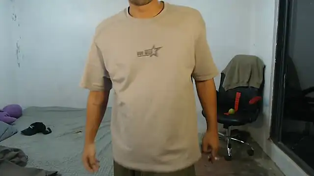 Snapshot of danielitopapuu chatting on October 9, 11:36 pm danielitopapuu online show from October 9, 11:36 pm