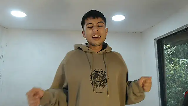 Snapshot of danielitopapuu chatting on October 10, 12:04 pm danielitopapuu online show from October 10, 12:04 pm