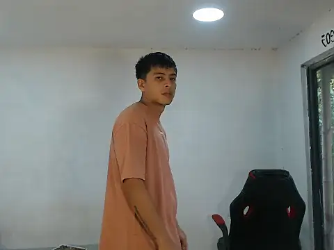 Snapshot of danielitopapuu chatting on October 20, 6:52 pm danielitopapuu online show from October 20, 6:52 pm