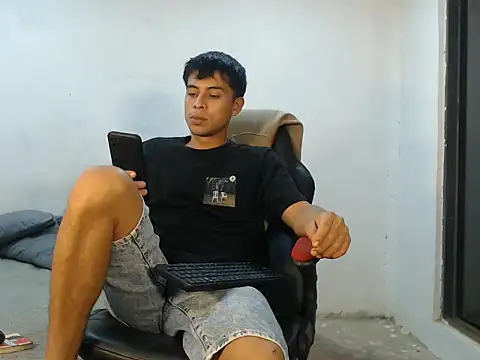 Snapshot of danielitopapuu chatting on October 23, 12:32 am danielitopapuu online show from October 23, 12:32 am