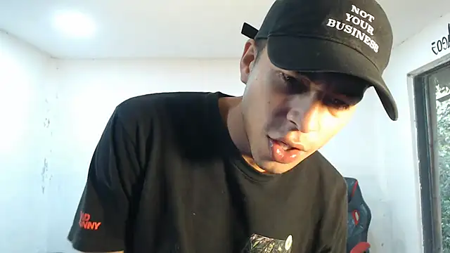 Snapshot of danielitopapuu chatting on October 23, 12:37 pm danielitopapuu online show from October 23, 12:37 pm