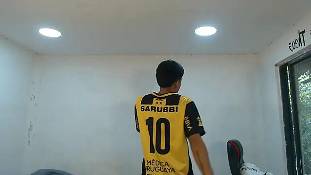 Snapshot of danielitopapuu chatting on November 4, 2:38 pm danielitopapuu online show from November 4, 2:38 pm