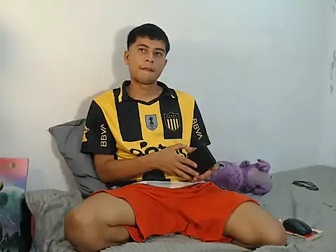 Snapshot of danielitopapuu chatting on November 7, 4:40 pm danielitopapuu online show from November 7, 4:40 pm