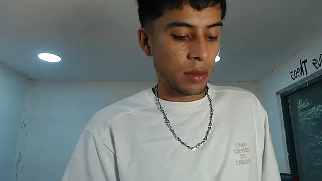 Snapshot of danielitopapuu chatting on November 9, 12:14 pm danielitopapuu online show from November 9, 12:14 pm