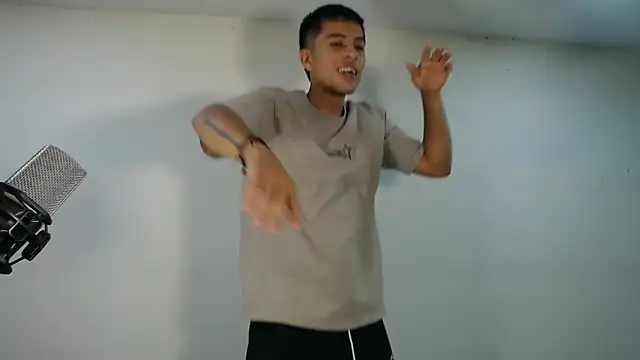 Snapshot of danielitopapuu chatting on November 20, 1:28 am danielitopapuu online show from November 20, 1:28 am