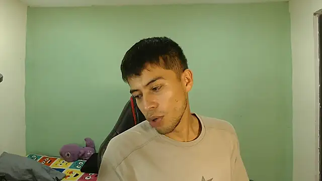 Snapshot of danielitopapuu chatting on November 27, 10:28 am danielitopapuu online show from November 27, 10:28 am