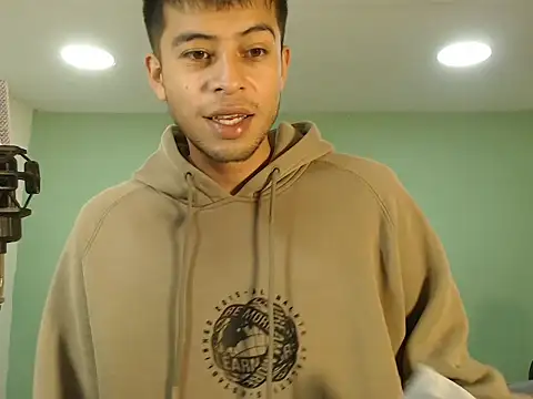 Snapshot of danielitopapuu chatting on November 28, 10:40 am danielitopapuu online show from November 28, 10:40 am