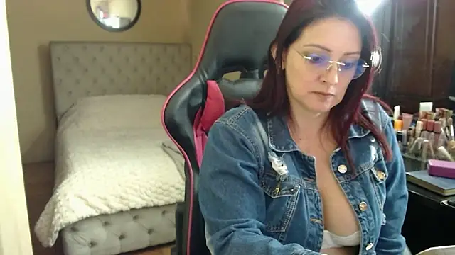 Carol Scottt online show from June 18, 4:44 pm