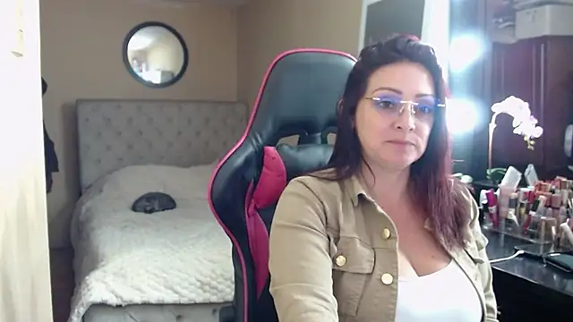 Carol Scottt online show from July 12, 12:12 am