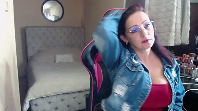 Carol Scottt online show from July 29, 3:10 pm