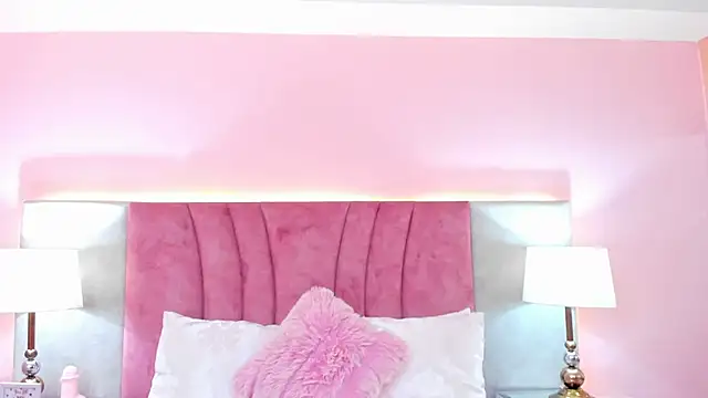 SophiaLaurens online show from January 15, 2:24 pm