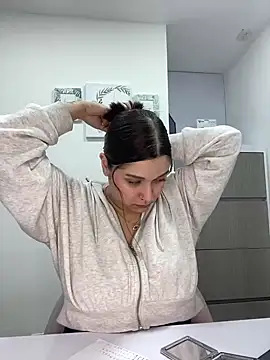 SophiaLaurens online show from February 22, 8:53 pm